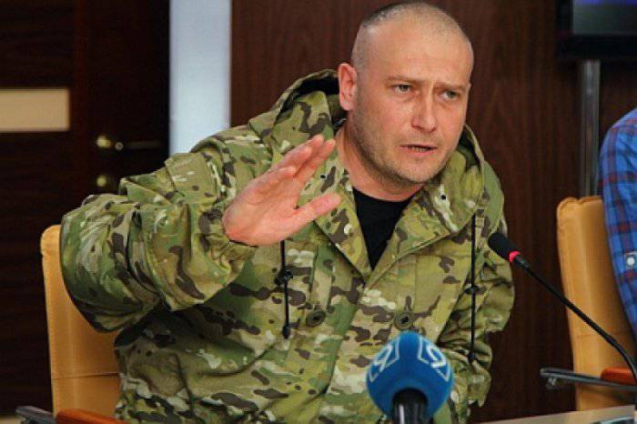 Ярош раскритиковал мобилизацию Порошенко: никто не хочет идти на войну, которой нет