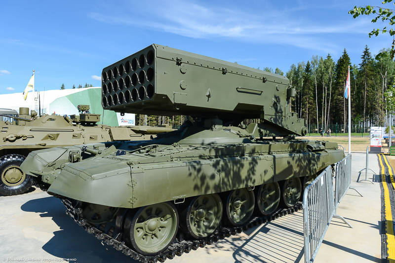 Наводит ужас на украинский Генштаб: тяжелая огнеметная система ТОС-1А "Солнцепек"