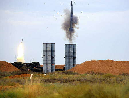 ЗРК С-300 уничтожили крылатые ракеты условного врага в небе Бурятии
