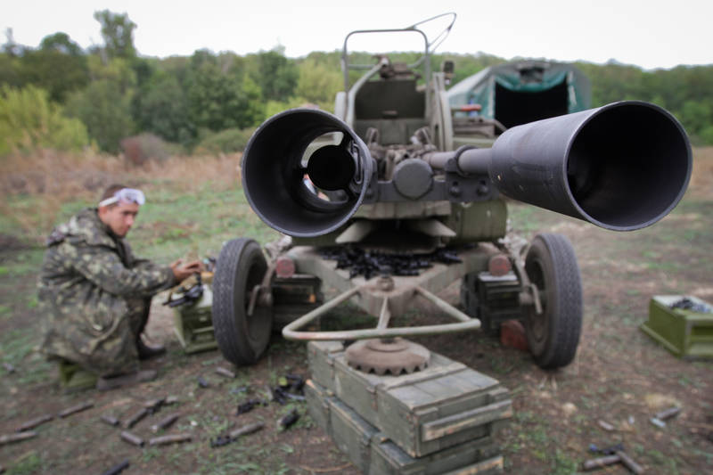 На встрече в Минске договорились об отводе вооружений калибром менее 100 мм