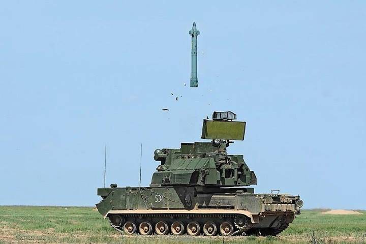 Расчеты «Тор-М2У» поразили шесть «Саманов» Расчеты «Тор-М2У» поразили шесть «Саманов»