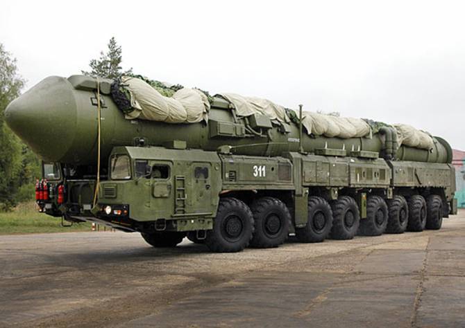 Комплекс «Ярс-М» с межконтинентальной баллистической ракетой РС-26 будет принят на вооружение в конце года Комплекс «Ярс-М» с межконтинентальной баллистической ракетой РС-26 будет принят на вооружение в конце года