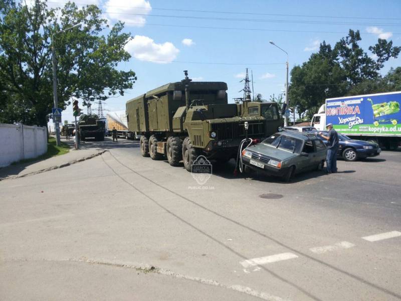 В Одессе зенитный комплекс  С-300 протаранил  автомобиль «Ваз 2108»