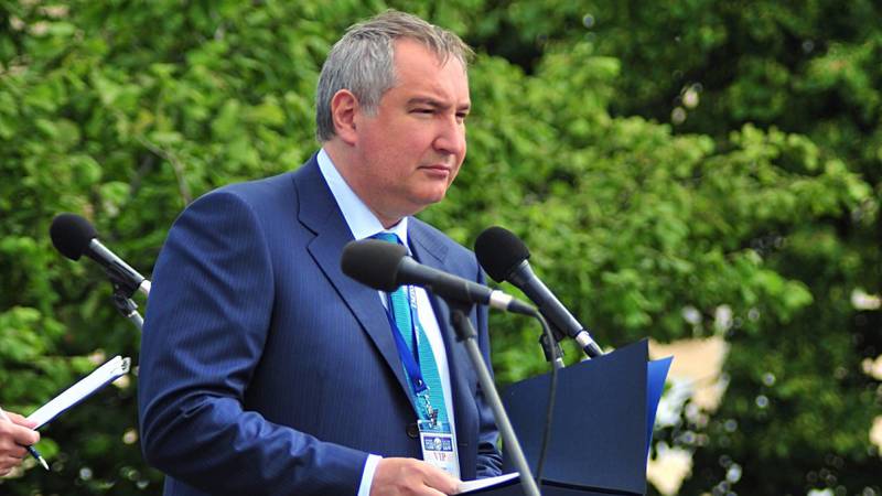 Рогозин: Россия разработала замену украинским двигателям для ВМФ Рогозин: Россия разработала замену украинским двигателям для ВМФ