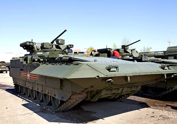 БМП Т-15 «Армата» загорелась во время транспортировки в Нижний Тагил БМП Т-15 «Армата» загорелась во время транспортировки в Нижний Тагил