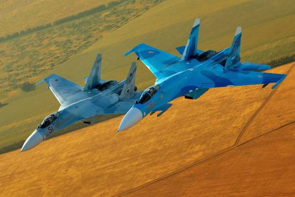 Экипажи Су-27 захватили условного врага над Крымом