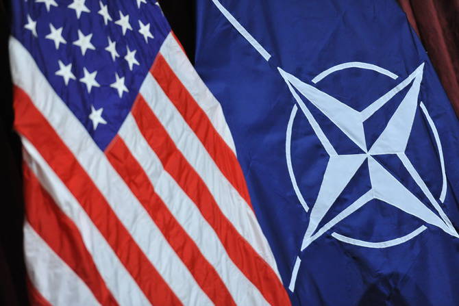 Спастись от России любой ценой: США собирает дань со стран НАТО