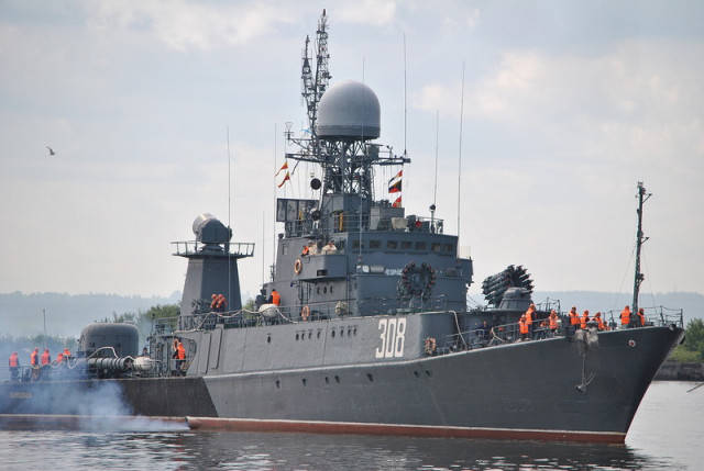 МПК «Уренгой» и «Зеленодольск» отразили «атаку» Су-24 и Ка-27 МПК «Уренгой» и «Зеленодольск» отразили «атаку» Су-24 и Ка-27