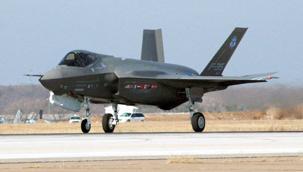 В Австралии обеспокоены слабостью F-35 перед российским Т-50 В Австралии обеспокоены слабостью F-35 перед российским Т-50