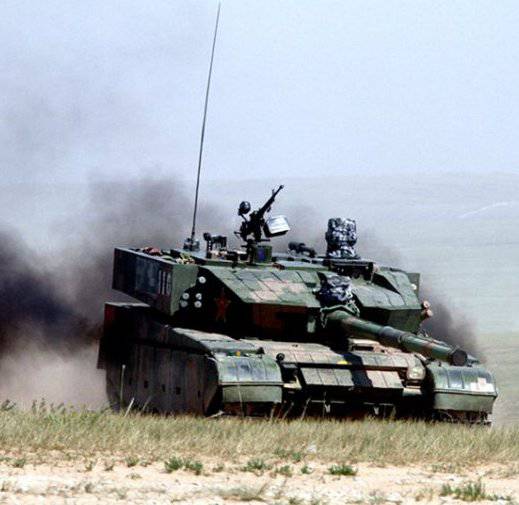 Новейший китайский танк ZTZ-99A2 против российского Т-90МС: что лучше?