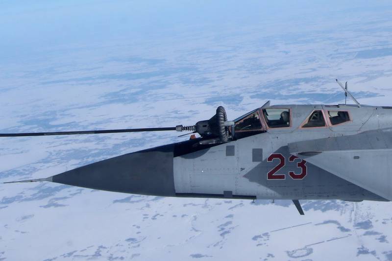 МиГ-31Б выполнили дозаправку над Тихим океан