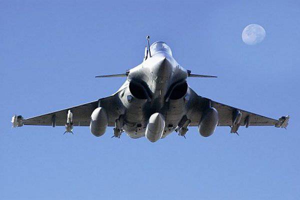 Франция возобновила переговоры с Индией о продаже истребителей Рафаэль
