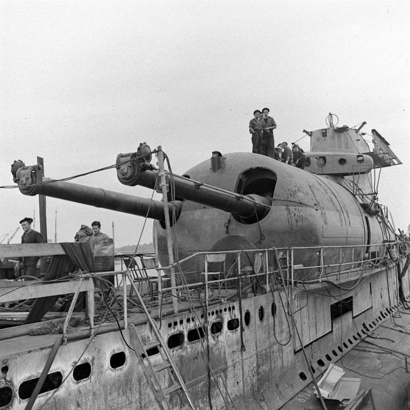 Авианесущий подводный крейсер «Surcouf»