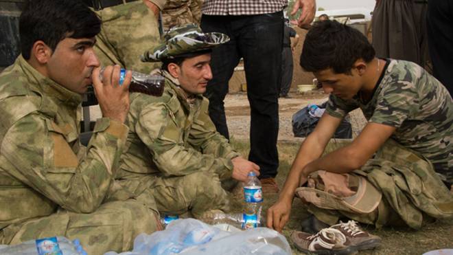 Русские мы! Корреспондент ФАН наступает с курдами на позиции ИГИЛ