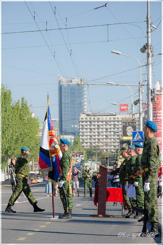 Вручение боевого знамени Республиканской гвардии в Донецке 18.09.2015
