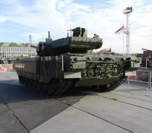 Танк Т-14 "Армата" впервые открыто продемонстрирован в Нижнем Тагиле