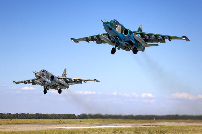 Как неуязвимые «летающие танки» Су-25 «работают» в Сирии