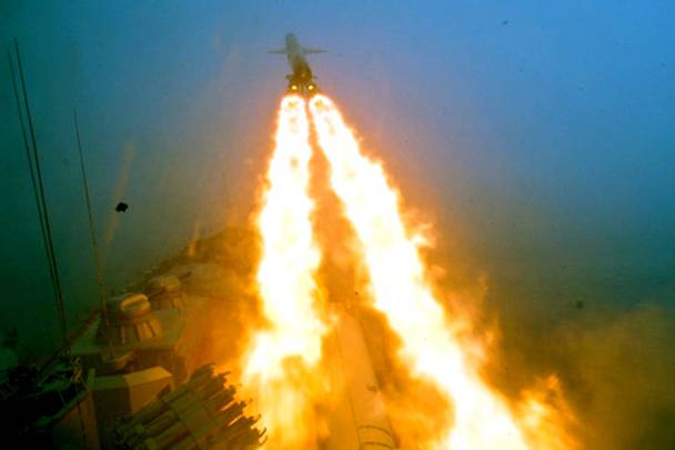 Крейсер «Москва» провел ракетные стрельбы в Средиземном море