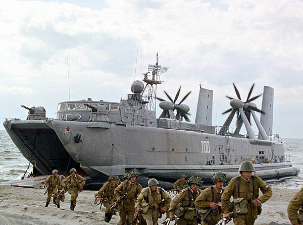 Малые десантные корабли на воздушной подушке проекта 12321 «Джейран»