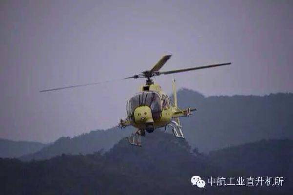 В Китае совершил первый полет новый многоцелевой вертолет Z-11WB