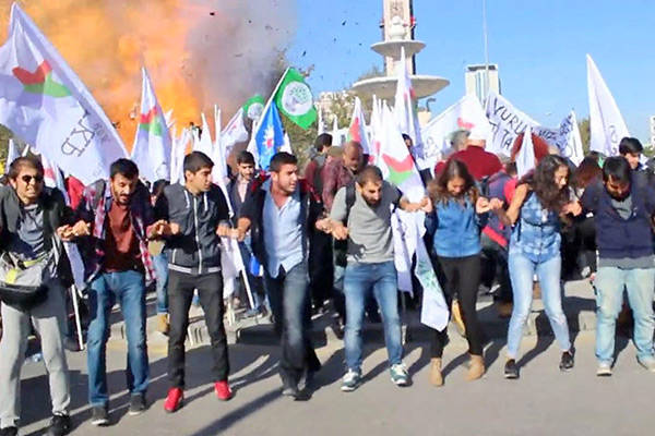 Мощнейший теракт в Анкаре: почти 100 убитых