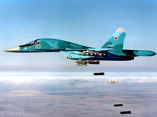 Российская авиация разбомбила склад с американским оружием для ИГИЛ
