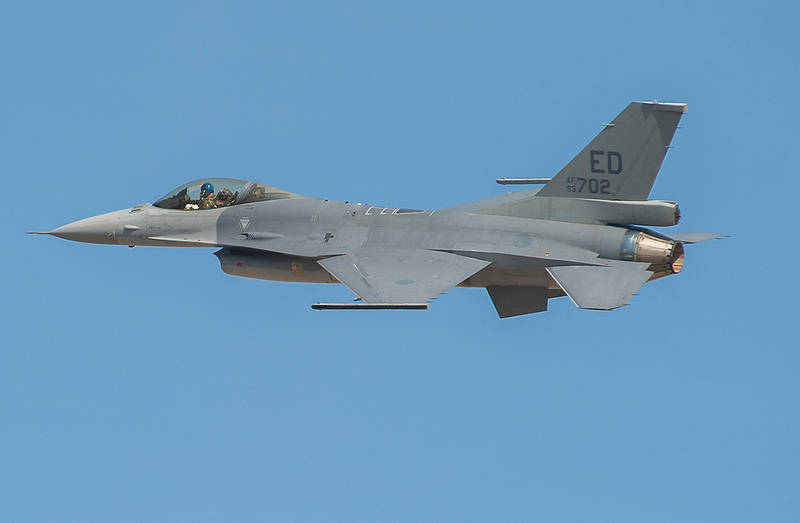Первый полет F-16V "Viper"