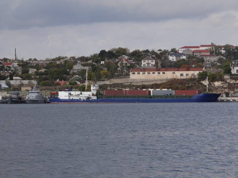 Украина продала России судно для доставки грузов в Сирию