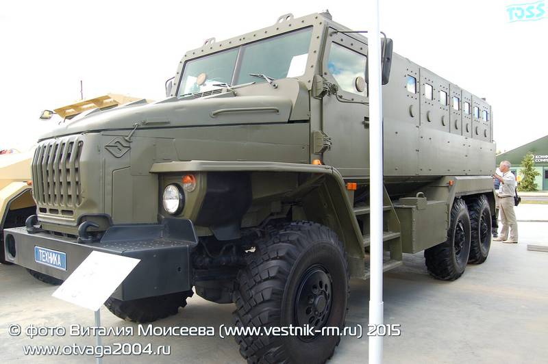 Специальный бронеавтомобиль «Федерал-М» на шасси «Урал-4320» - фотообзор