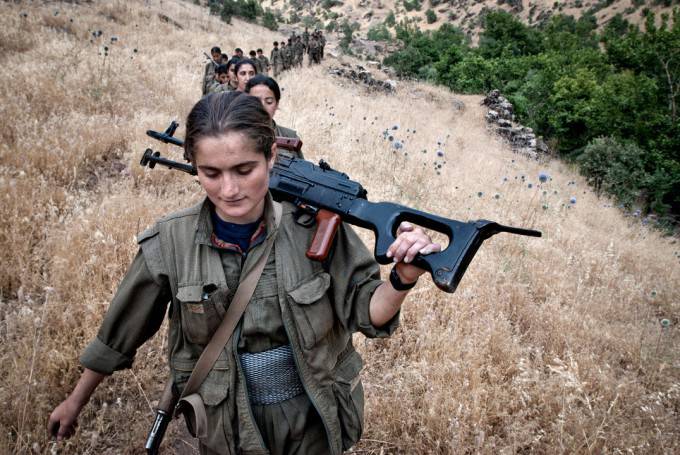 Курдская карта: Турция озабочена поставками оружия курдам