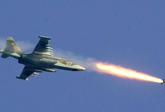 ВКС РФ сверхточным ударом уничтожили скопление бронетехники ИГИЛ