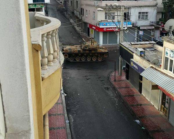 Турецкие танки вошли в город Силван населенный курдами