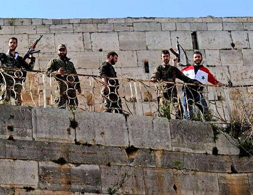 Эксклюзивные кадры: сирийская армия «зачищает» высоту от боевиков ИГ