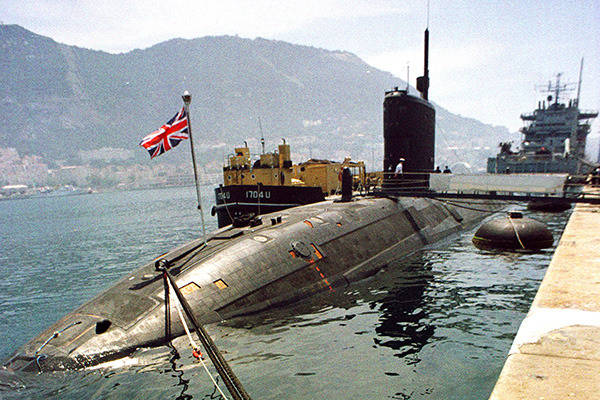 Потратить все и умереть: британский флот превратился в бумажного тигра
