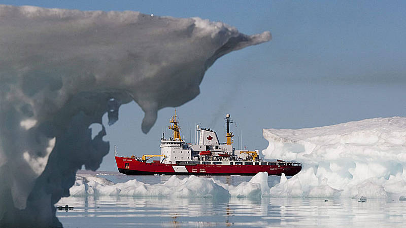 Рейнджерам не хватает кораблей: как и от кого Канада Арктику защищает
