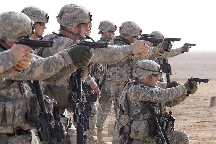 Маккейн решил потопить программу разработки нового модульного пистолета для армии США