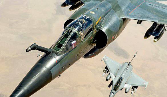Французские ВВС нанесли массированный удар по ИГ в Сирии