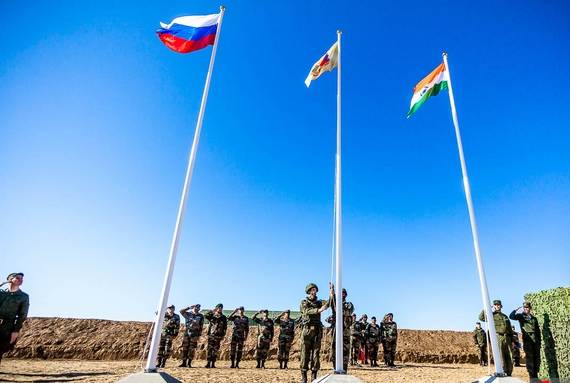 В рамках российско-индийских учений прошла выставка оружия