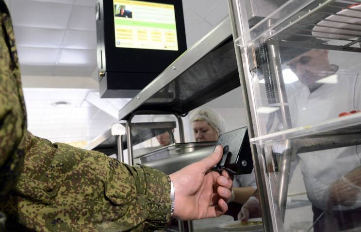 Российские военнослужащие будут получать питание по новой системе