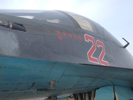 Российские летчики в Сирии начали рисовать на самолетах звезды
