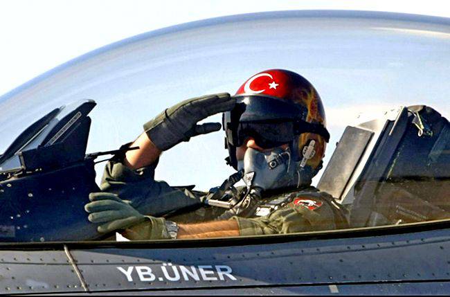 ВВС Турции срочно прекратили полёты над Сирией