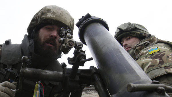 Украинские силовики обстреливают западную окраину Донецка