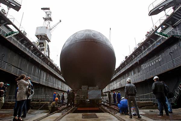 Подлодки «Колпино» и «Великий Новгород» спустят на воду весной Подлодки «Колпино» и «Великий Новгород» спустят на воду весной