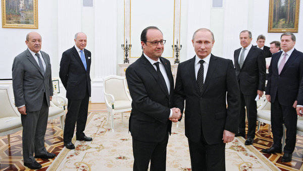 Олланд поддержал предложение Путина создать международный военный альянс против ИГ