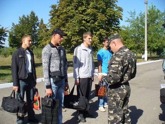 Военкоматы готовят мужское население Украины к очередной мобилизации