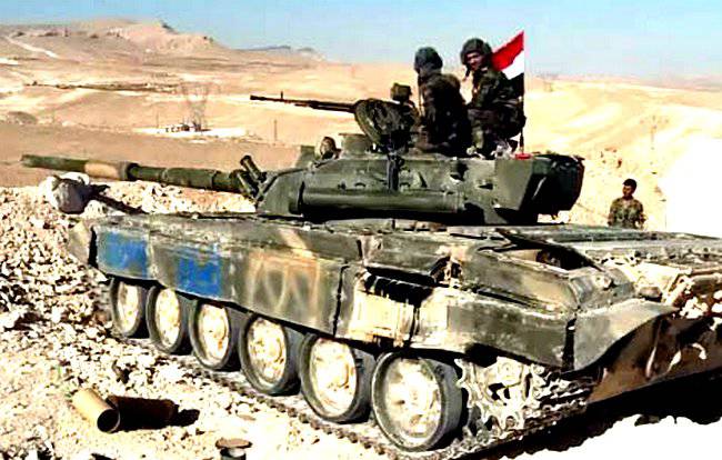 Сирийская армия окружает захваченный боевиками город Махин