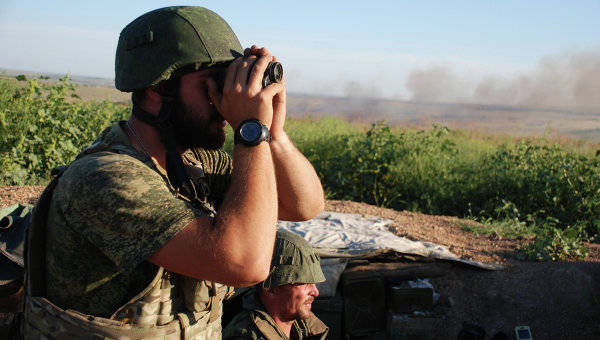 Украинские военные продолжают обстреливать позиции ДНР