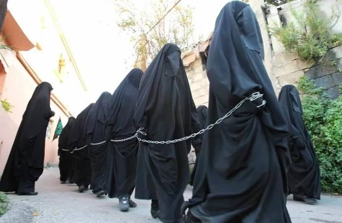 Боевики ИГ в Мосуле казнили более 800 женщин