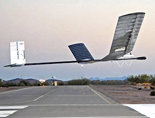 Сверхлегкий БПЛА на солнечных батареях «Zephyr» сможет летать до трех месяцев