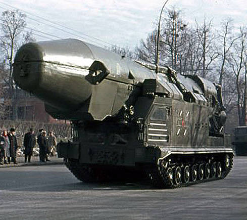 Советский ракетный комплекс средней дальности 15П696